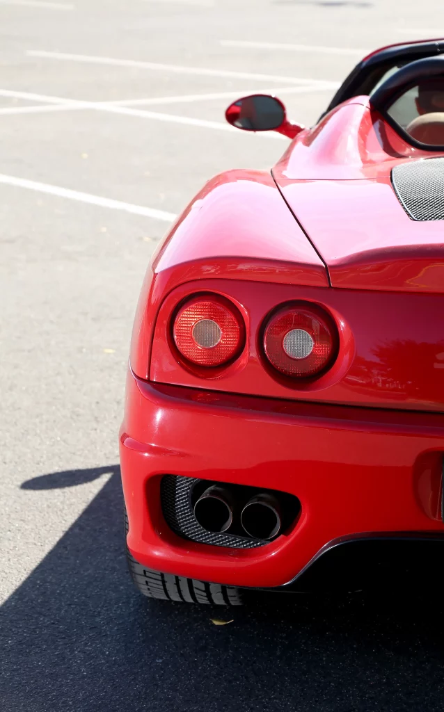 detail-red-sport-car